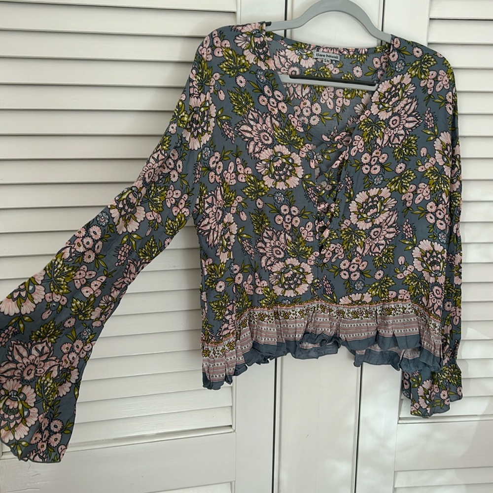 Women’s Tiare Hawaii floral printed ruffle bell sleeve top size s/m
